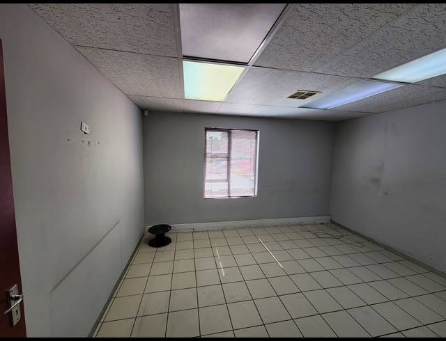 140M² OFFICE TO LET IN NORTH RIDING